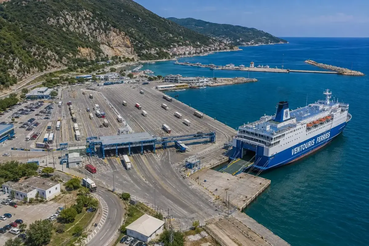 Ηγουμενίτσα λιμάνι πλοίων σε δυτικά Ελλάδα