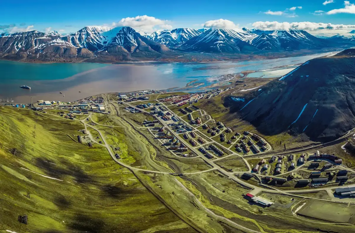 Άφιξη στον προορισμό Longyearbyen Svalbard Line