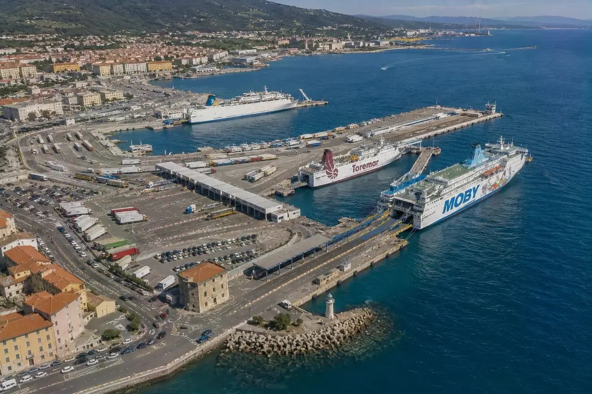 Piombino λιμάνι πλοίων σε Tuscany